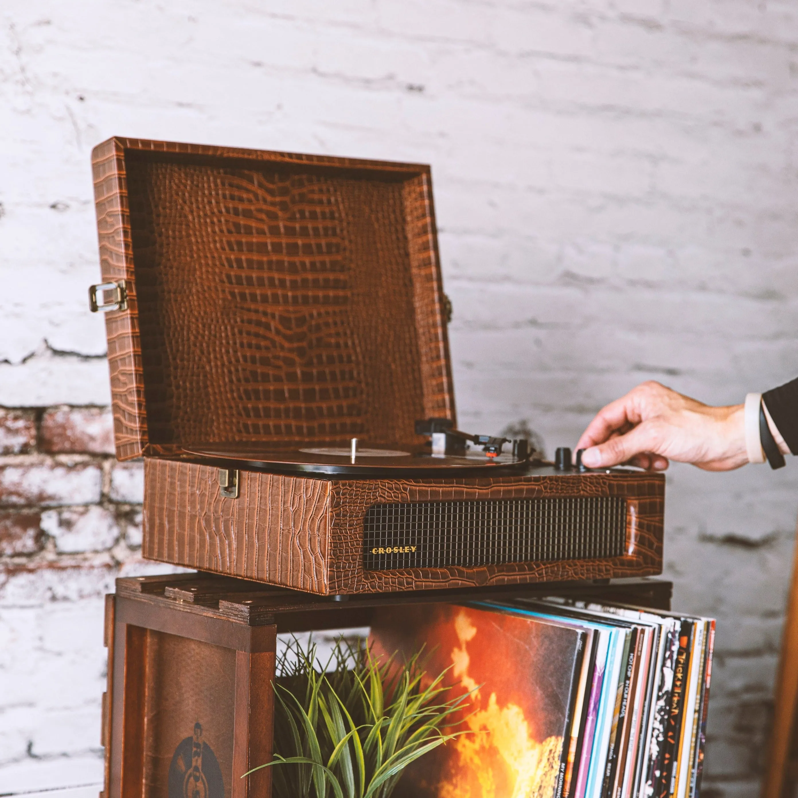 Crosley Voyager Bluetooth Portable Turntable - Brown Croc   Bundled Crosley Record Storage Display Stand